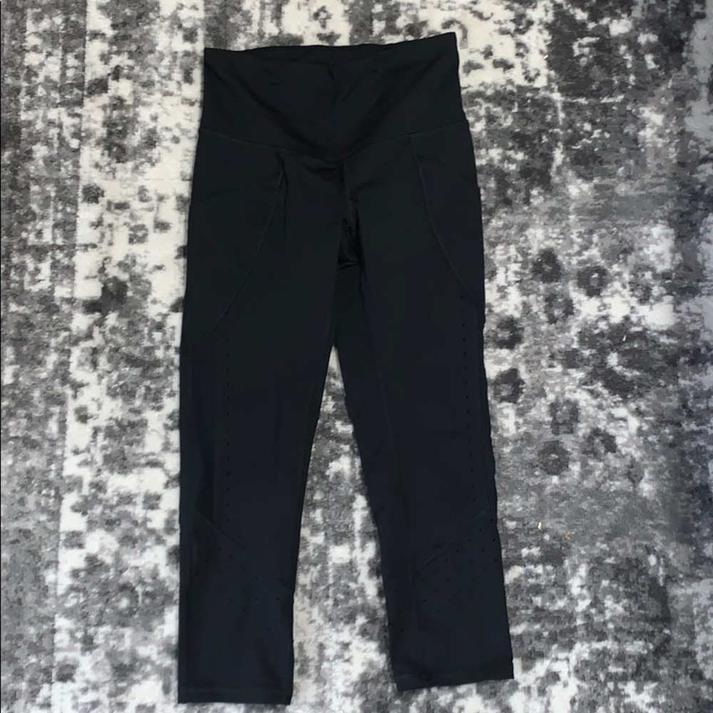 Black Cropped Cutout Leggings